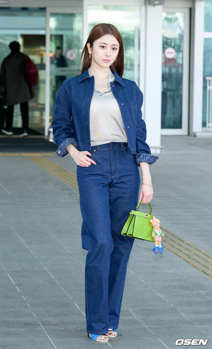 BOOKED AND BUSY

YUNJIN &amp; EUNCHAE to MFW26 
#YUNJINxFENDI
#EUNCHAExONITSUKATIGER
#HUHYUNJIN #HONGEUNCHAE 
#MFW #FW26