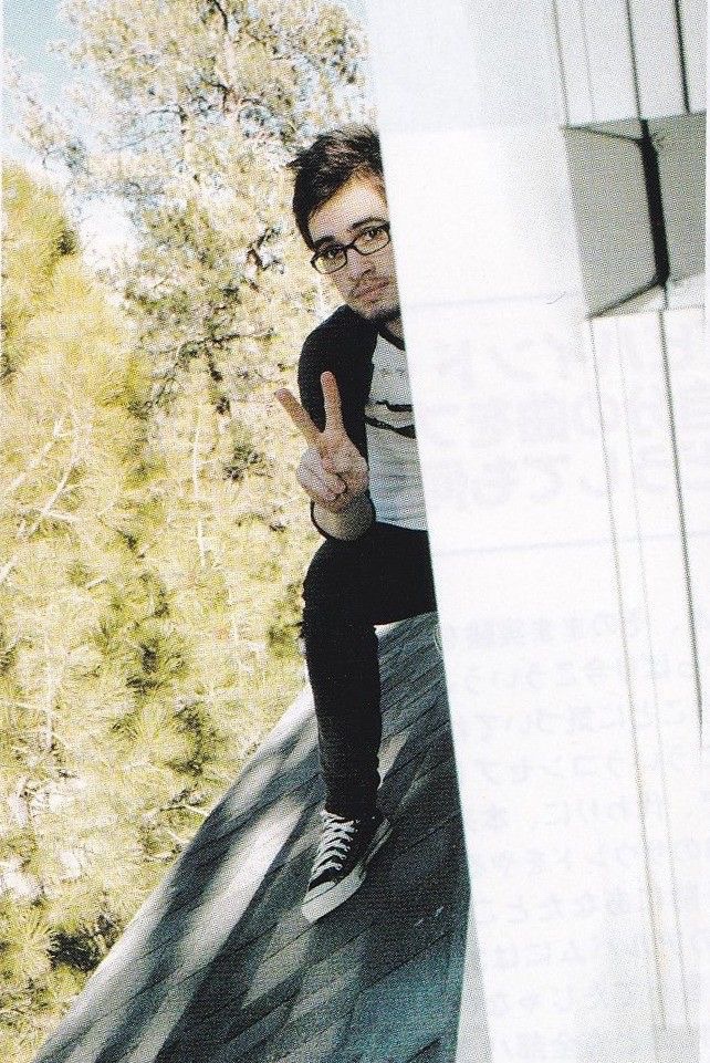 why is this loser hiding on my roof…