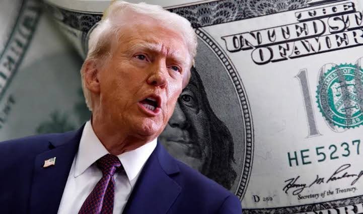 🔴 Trump'ın yeni gümrük vergisi planları dünyanın en büyük ekonomisinin geleceğine dair endişeleri artırırken, dolar 💵 tüm önemli para birimleri karşısında değer kaybetti 📉

🔴 Daha önce belirsizliğin ve dalgalanmanın ana kaynağı Trump’tı… Şimdi ise Trump’s direnen yargı