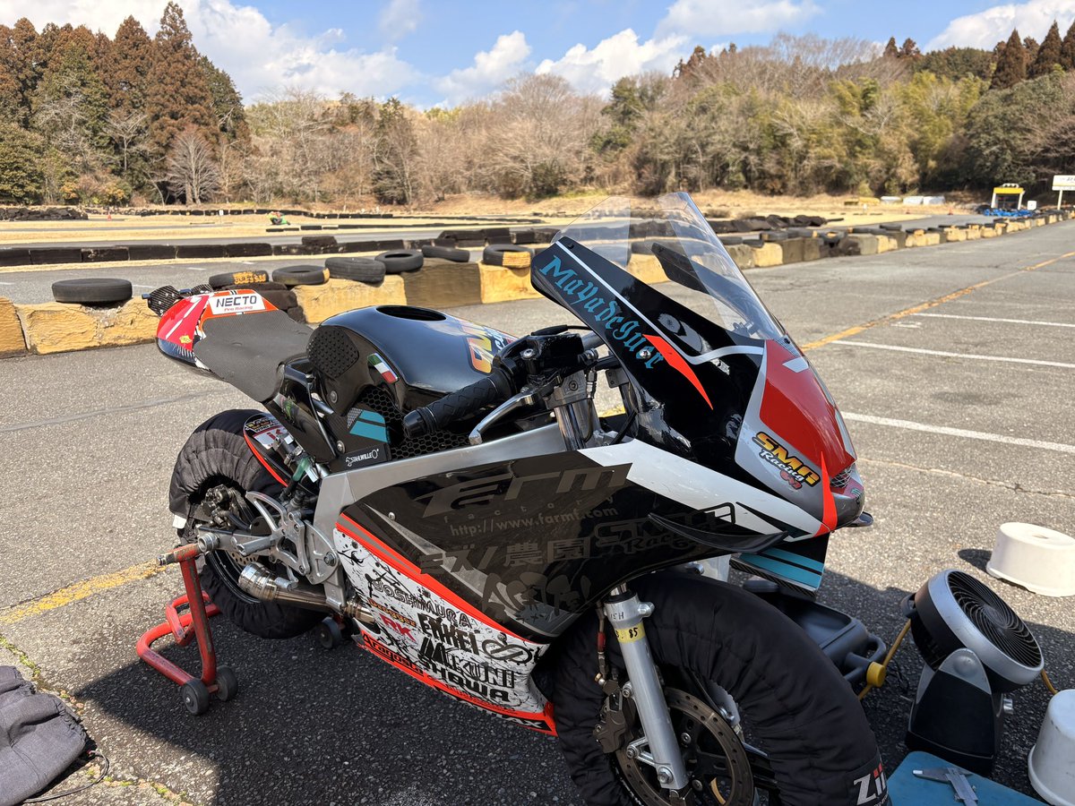 昨日は不完全燃焼で終わったので今日は白糸へ…🏍️
富士山の日なのに富士山見えない残念🥺