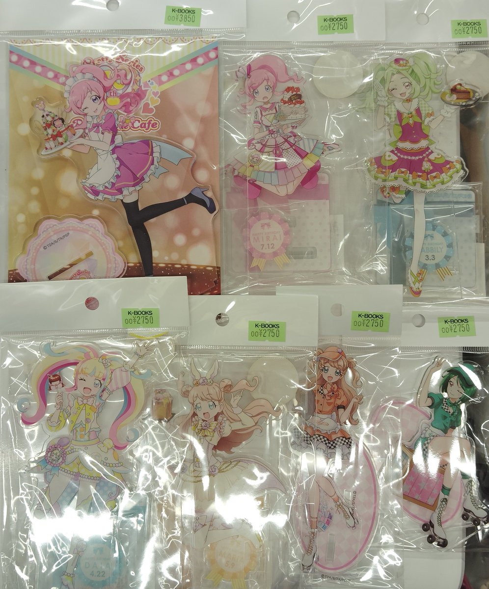 入荷情報】 プリチャン 10周年 ビッグアクリルスタンドなど キラッと