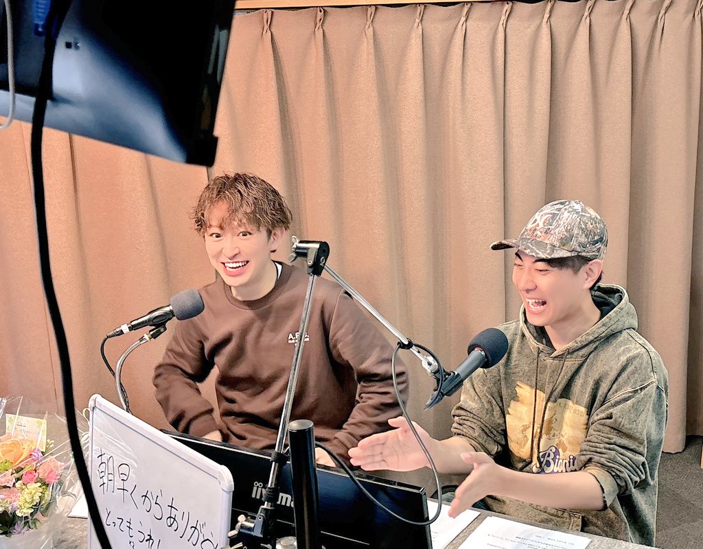 dj_Foogee's tweet photo. #こめぶら ありがとうございました📻

こめちゃんお疲れ様でした👏

たくみんもありがとう💫

グループ時代の雨男は番組を通じてしっかり返上できたと思います(笑)

これからも舞台、テレビでの活躍応援しています✌️

また犬山でイベントする時はよろしくお願いします🙇‍♂️

BMKめちゃ聞けて楽しかった😁 https://t.co/FZRGbCIDq8