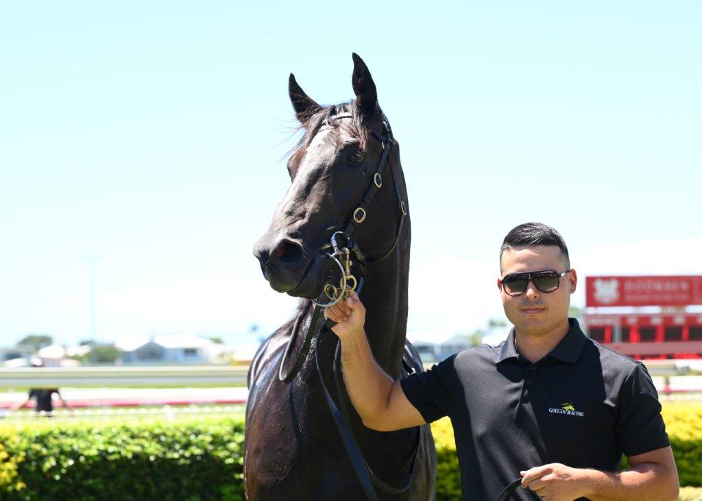 tonygollan's tweet photo. 💥TRACKSIDE WINNER OF THE WEEK 💥
Our #WinnerOfTheWeek presented by Trackside Photography is Martist.
Martist won the 2YO Hcp over 1200m at Doomben on Saturday ridden by Ryan Maloney & strapped by Fernando Pedraza Gallo. https://t.co/jkA8FiDLZX