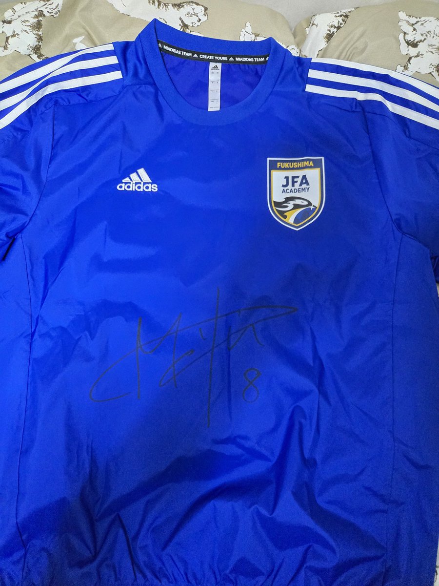 昨日「アカデミー福島」のグッズにサインを頂きました。お願いして番号