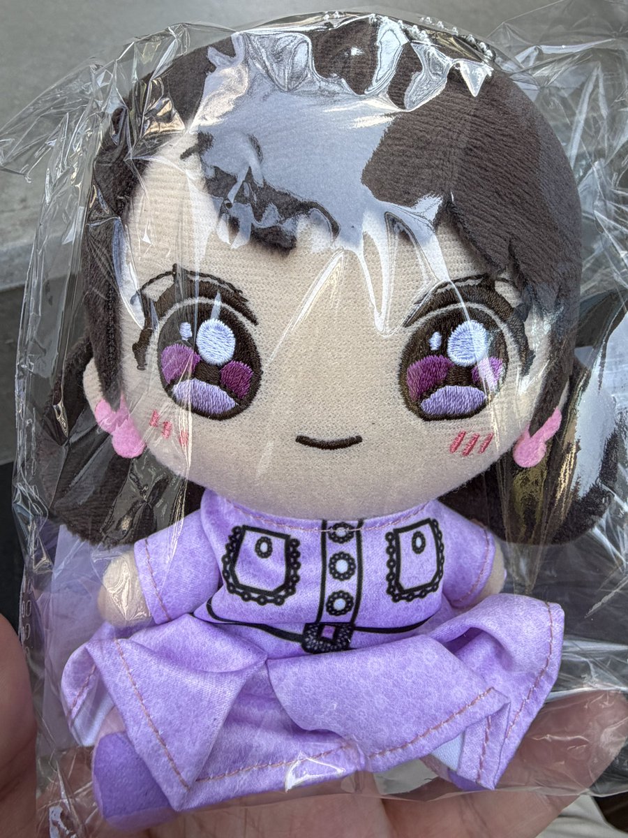 えもぬい買えて良かった。 ちゃんと両方取り出して比べてないけど、前