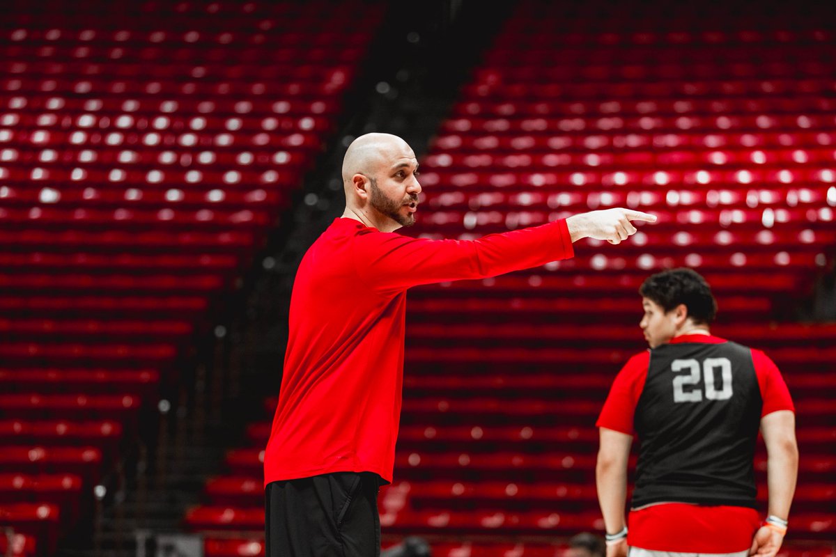 Erik DeRoo tweet media