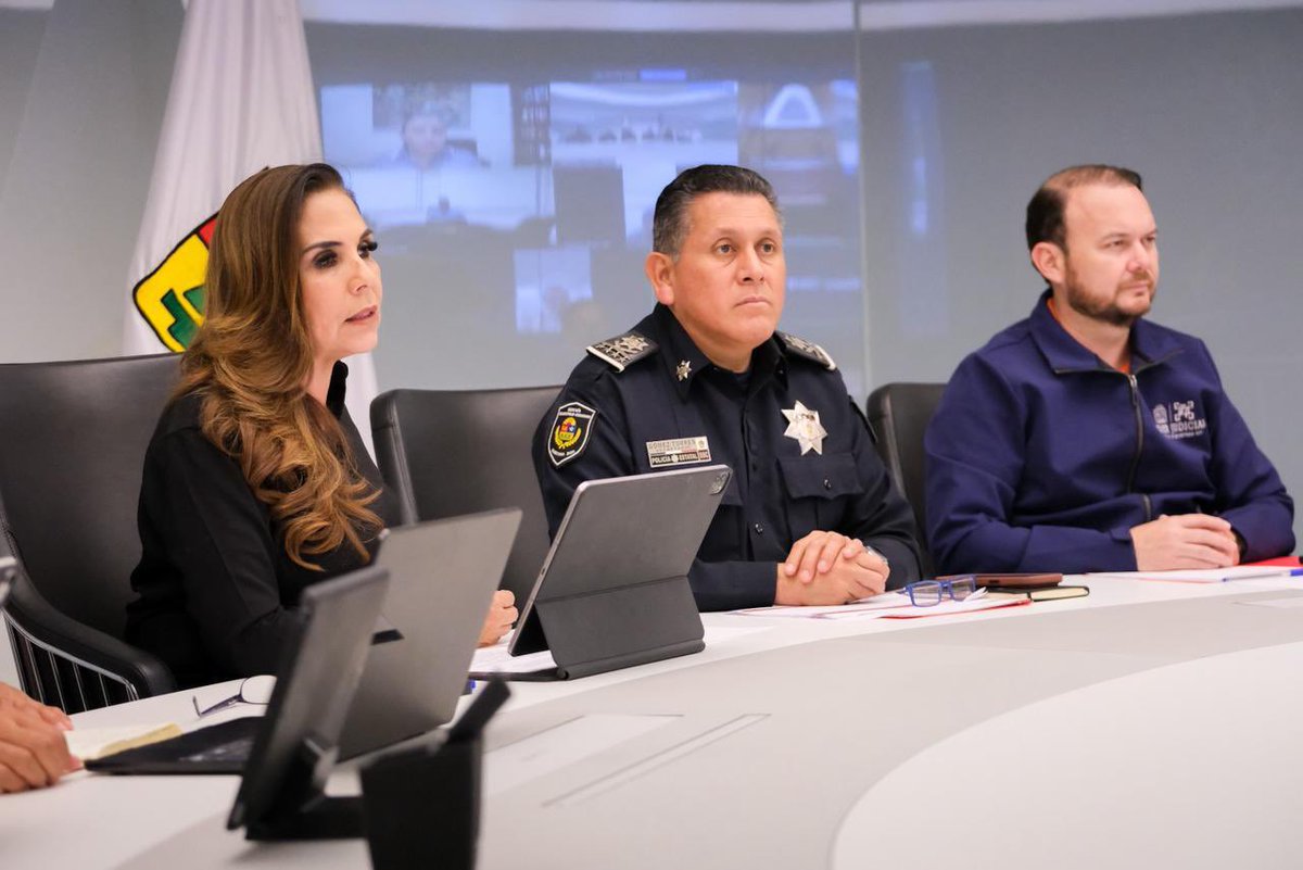Nos mantendremos en sesión permanente con las instituciones que integran la Mesa de Seguridad, trabajando en plena coordinación con las fuerzas federales (<a href="/Defensamx1/">@Defensamx</a>, <a href="/SEMAR_mx/">SEMAR México</a>, <a href="/GN_MEXICO_/">Guardia Nacional</a>, <a href="/SSPCMexico/">Secretaría de Seguridad y Protección Ciudadana</a>), así como con las corporaciones de seguridad estatales y municipales. Más