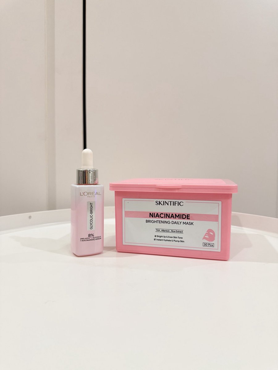 เราใช้เซรั่ม l’oreal glycolic ขวดชมพู กับ Mask skintific niacinamide ตามพี่ที่ออฟฟิศคือนางหน้าใสมาก นางบอกใช้คู่กันแล้วผิวหน้าทั้งฉ่ำทั้งขาว คือเริ่ด!!