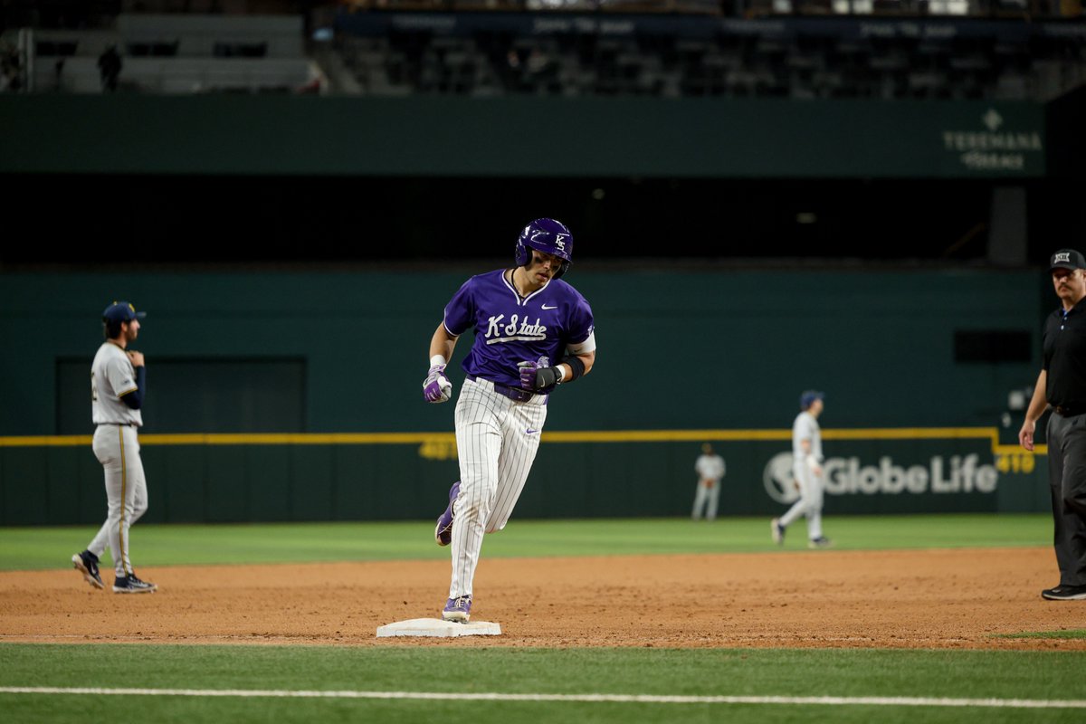 KStateBSB's tweet photo. CARLOS GOES YARD 💥 https://t.co/3GotP83t5P