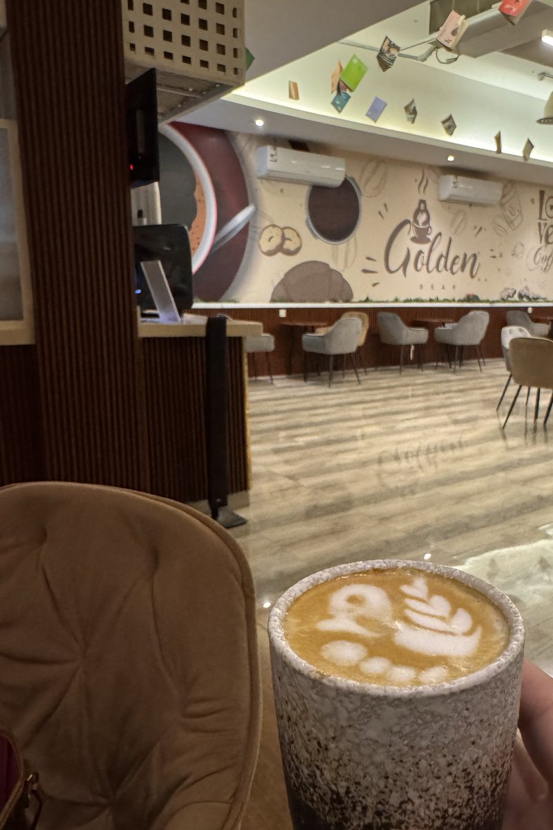 مقهى الأدب الذهبي tweet media