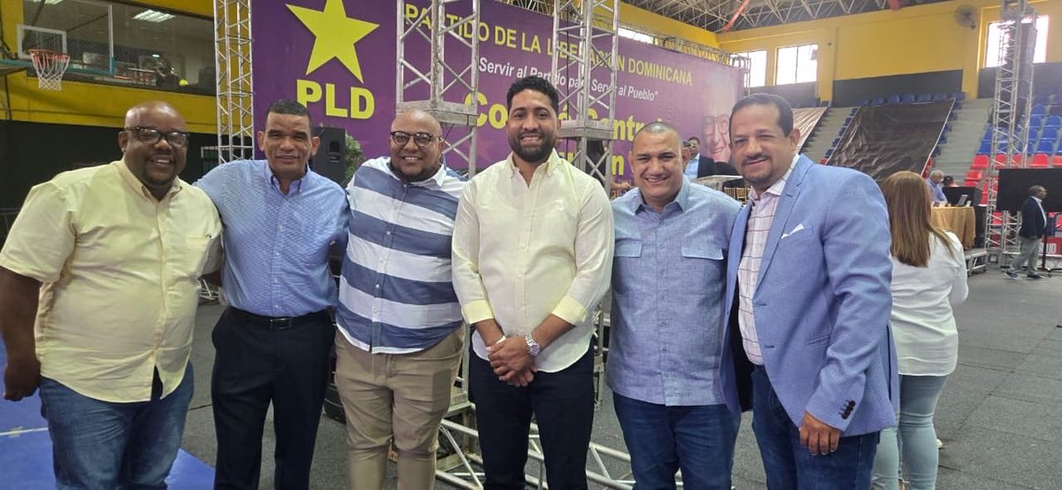 En el Club San Carlos, respondiendo firmemente a la convocatoria de nuestro partido, como un solo cuerpo y una sola voz.
El PLD unido jamás será vencido. 💛✊