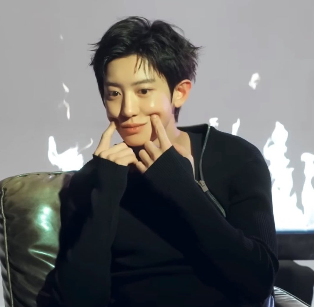 박찬열 얼굴 tweet media
