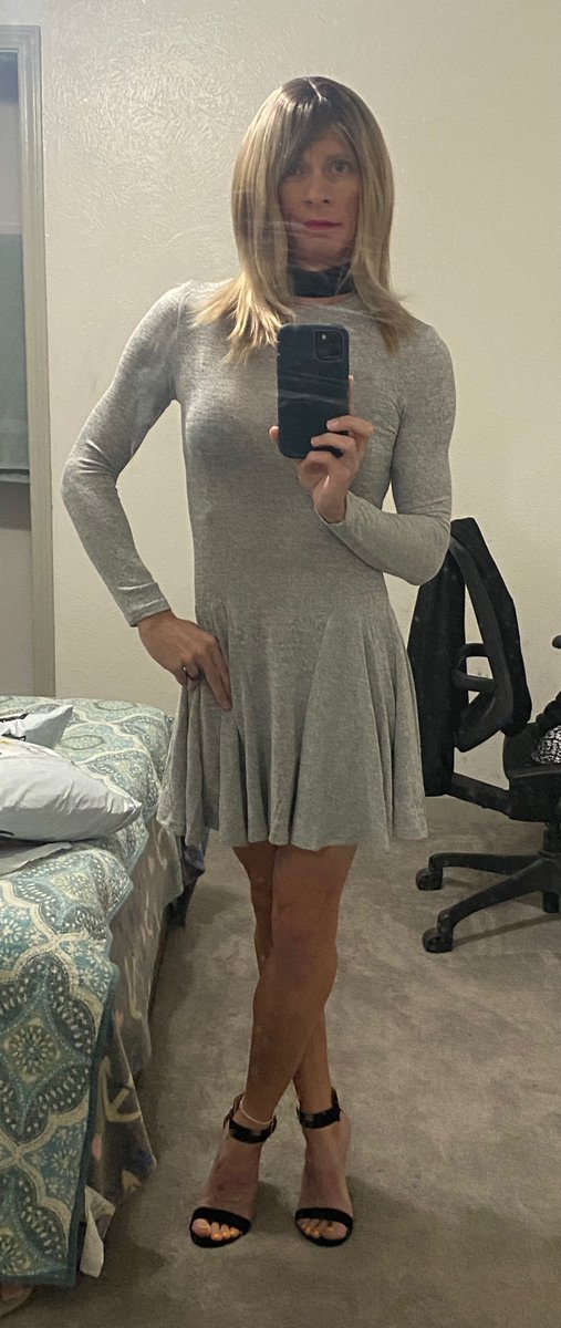 RennyK364's tweet photo. The dress has long sleeves so that means it is ok for brisk weather.

#crossdresser #crossdressing #crossdressed #heels #wig #dress #femboi #femboy #sissy #enfemme #CD https://t.co/cfMoQP5GAk