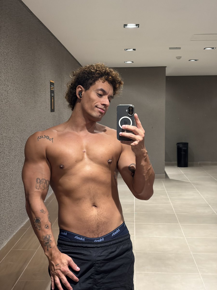 summerboy (@sunnyandcurly_) / Posts / X