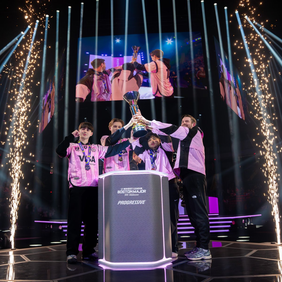 🥹 <a href="/gentlemates/">Gentle Mates</a> 🇫🇷 remporte son 2e Major #RLCS ! 

🏆🇩🇰 Copenhagen Major 2024
🏆🇺🇸 Boston Major 2026

#M8WIN