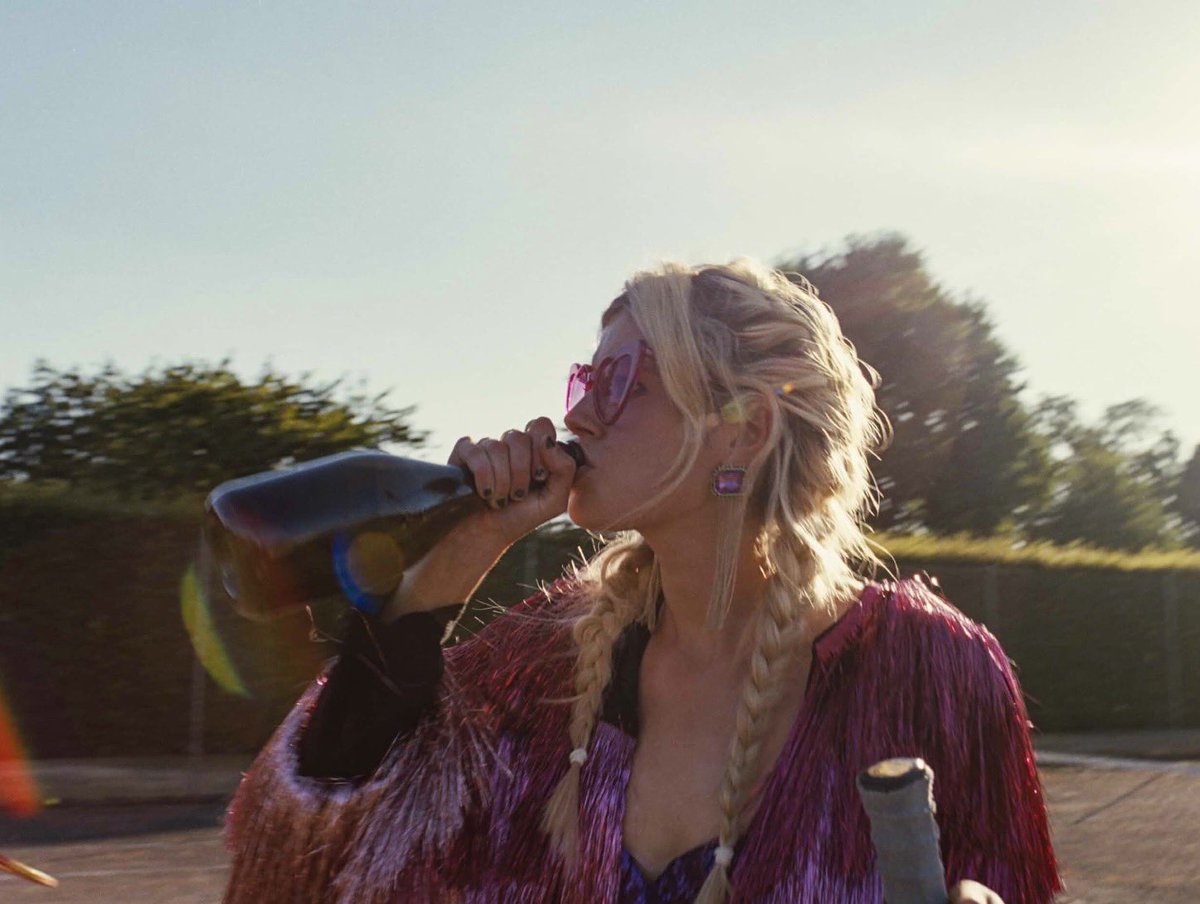Lulamaybelle's tweet photo. Just noticed that Emerald Fennell has hair braids in all her feature films: on Carey Mulligan in Promising Young Woman, on Alison Oliver in Saltburn and Margot Robbie in Wuthering Heights. https://t.co/NmDLgenpSp