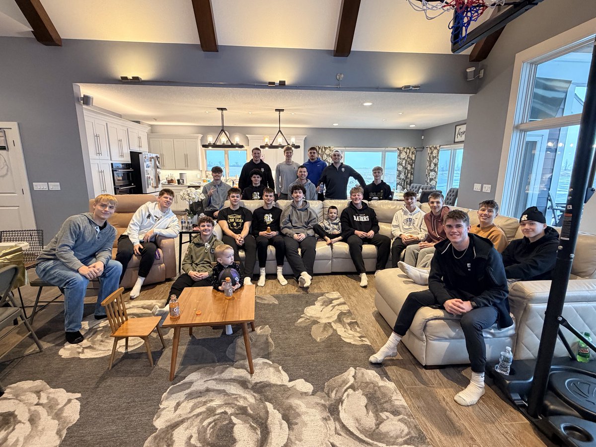 LukeSFF's tweet photo. @IHSAAtv the Rochester Zebras are locked in for the watch party tonight! #sectionals #sectional38 https://t.co/FYEiAA5JIi