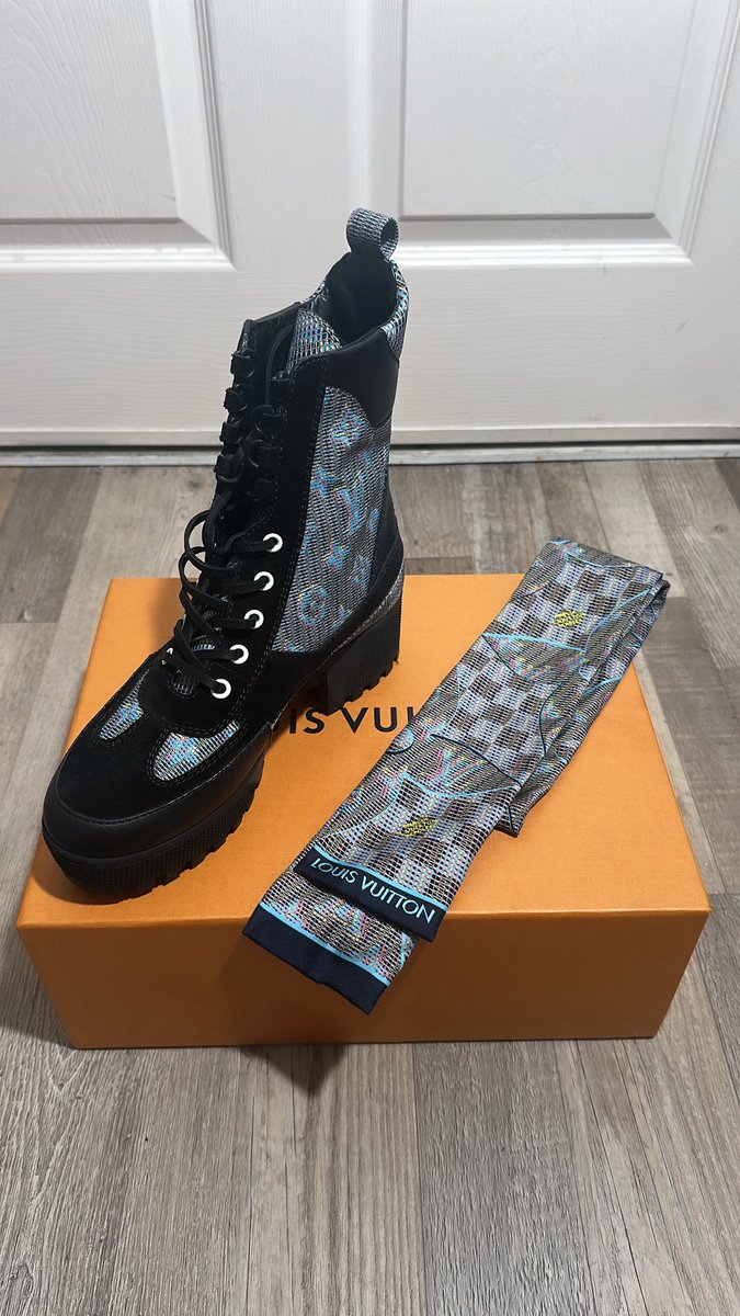 Iconic print 🩵🖤