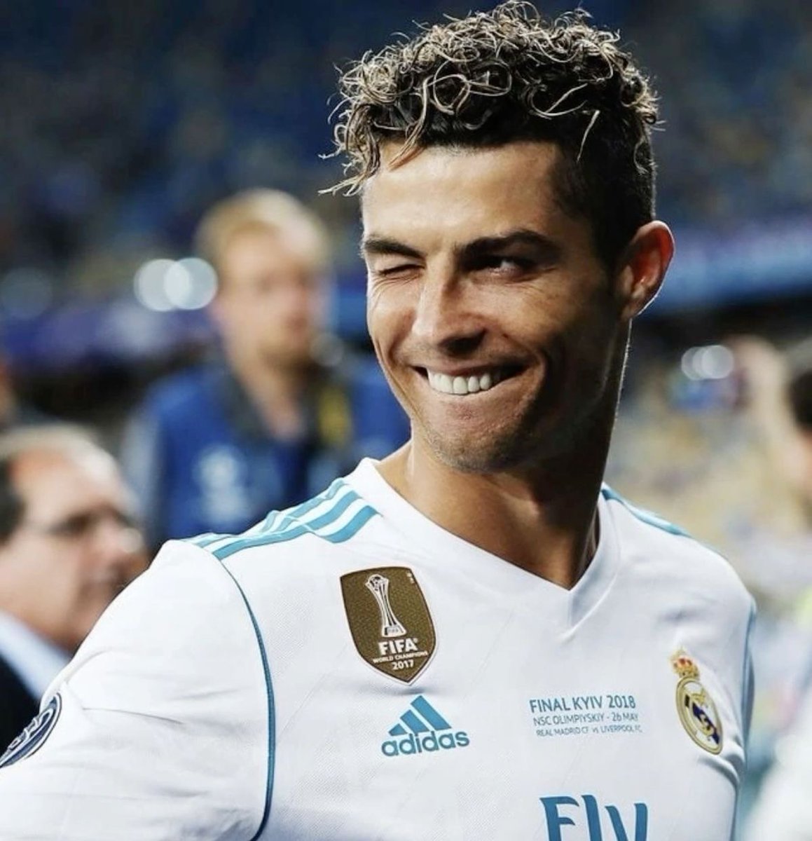 ⭐️ Cristiano Ronaldo's last 10 La Liga games for Real Madrid:

⚽ vs Villarreal
⚽ vs Barcelona
⚽ vs Athletic Bilbao
⚽ vs Atletico Madrid
⚽ ⚽⚽⚽🅰️ vs Girona
⚽⚽ vs Eibar
⚽⚽ vs Getafe
⚽⚽ vs Alaves
⚽ vs Real Betis
⚽⚽⚽🅰️ vs Real Sociedad 

Unreal. <a href="/perplexity_ai/">Perplexity</a>