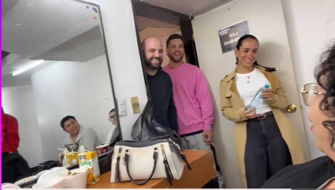 Hay que emoción hoy Francesco y su esposa fueron a ver a Nico al Tenorio me mueroooo!!! 😍
#NicolaPorcella