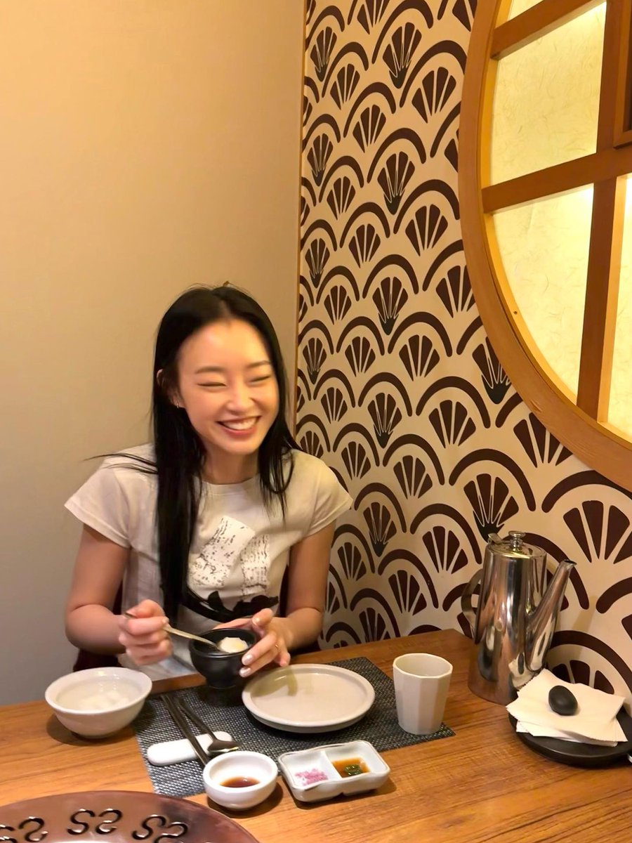 나정말 이런 얼굴 안 사랑하는 법을 모르겡네