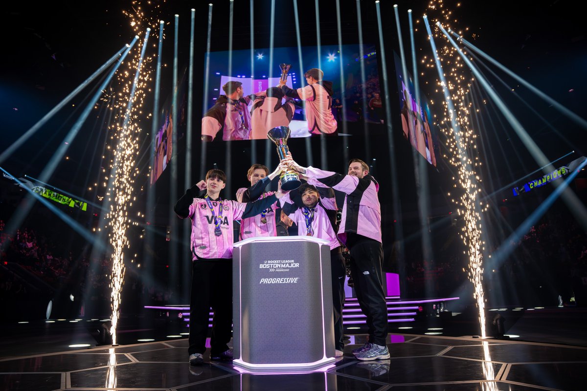 Sous les mêmes couleurs, 2 ans plus tard 🩷 ! #M8WIN