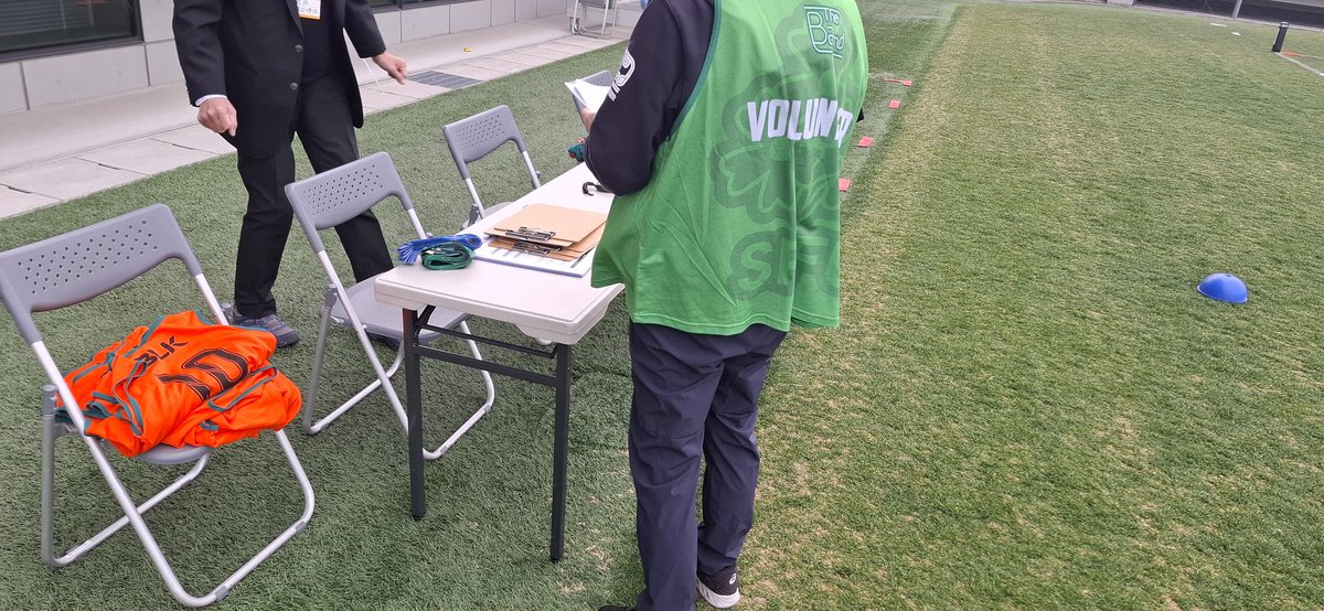 設営準備を役員の皆さんと

#SMBCカップ第22回大会
#ボランティア
#BAND 
#タグラグビー
#熊谷ラグビー場