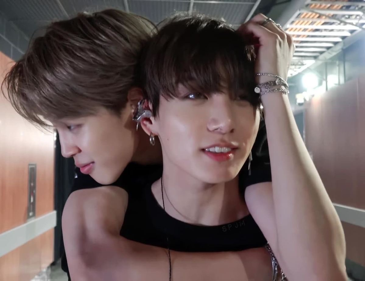 phelpsmine's tweet photo. — au jikook • academia das maravilhas 
onde jungkook é personal trainer na academia do centro e precisa acompanhar jimin, seu ex namorado que ele ainda não superou. https://t.co/gTpwSP6k6h