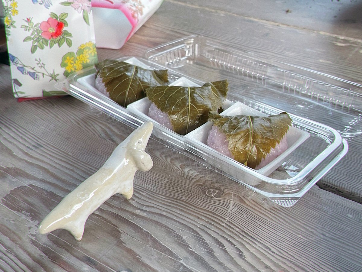 桜餅が食べたい犬さん。 犬さんは仲良しの先輩作です🐶