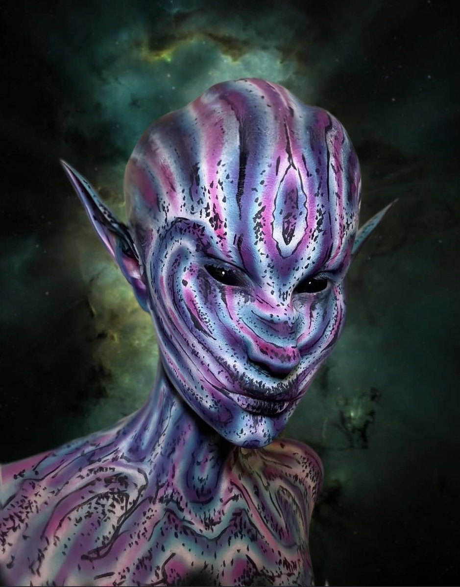 Drag_Crave's tweet image. Moon looks extraterrestrial in new photos.