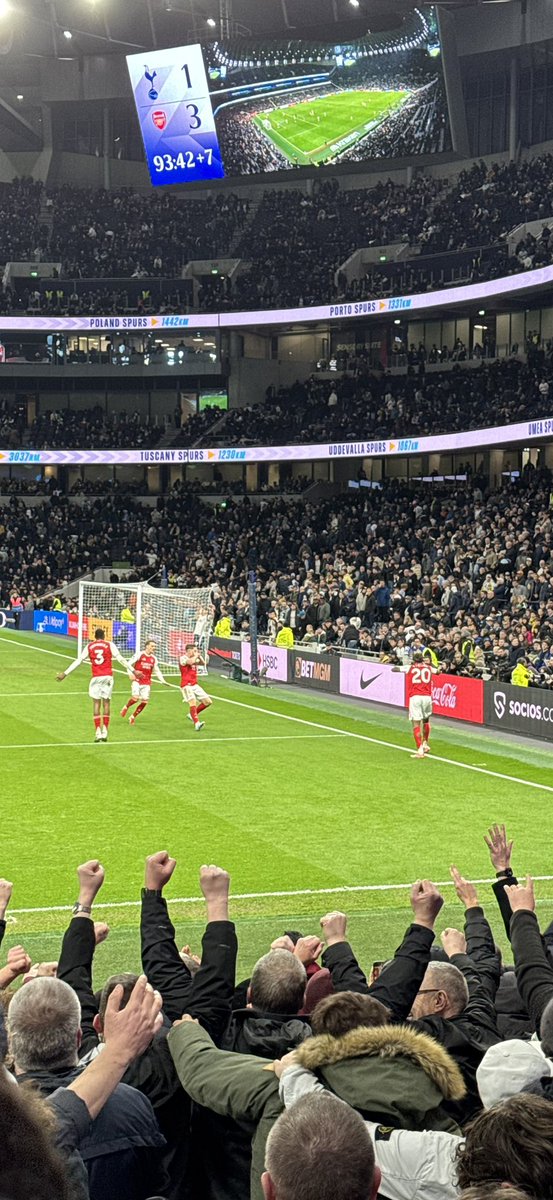 HuoCheShe's tweet photo. Spurs away #arsenal https://t.co/1c6HlAsTJe