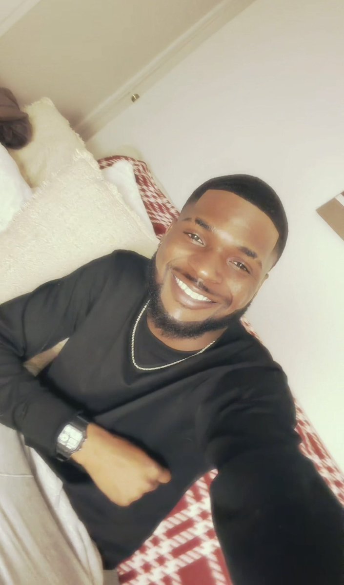 𝒵ℰℰ’ tweet media