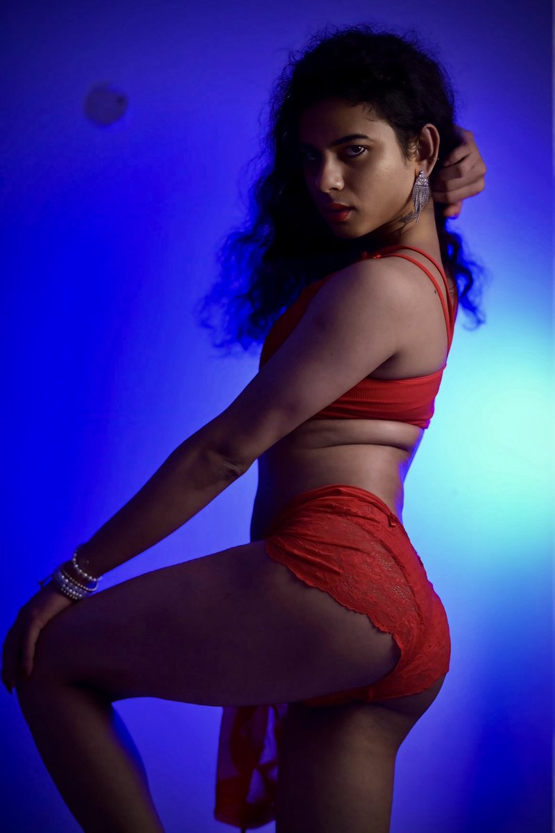Narayanidarloo's tweet photo. Bold Queen ๐ธ
#narayanidarling #narayaniofficial0 #desigirl #crossqueen https://t.co/ZzOzbXrqPw