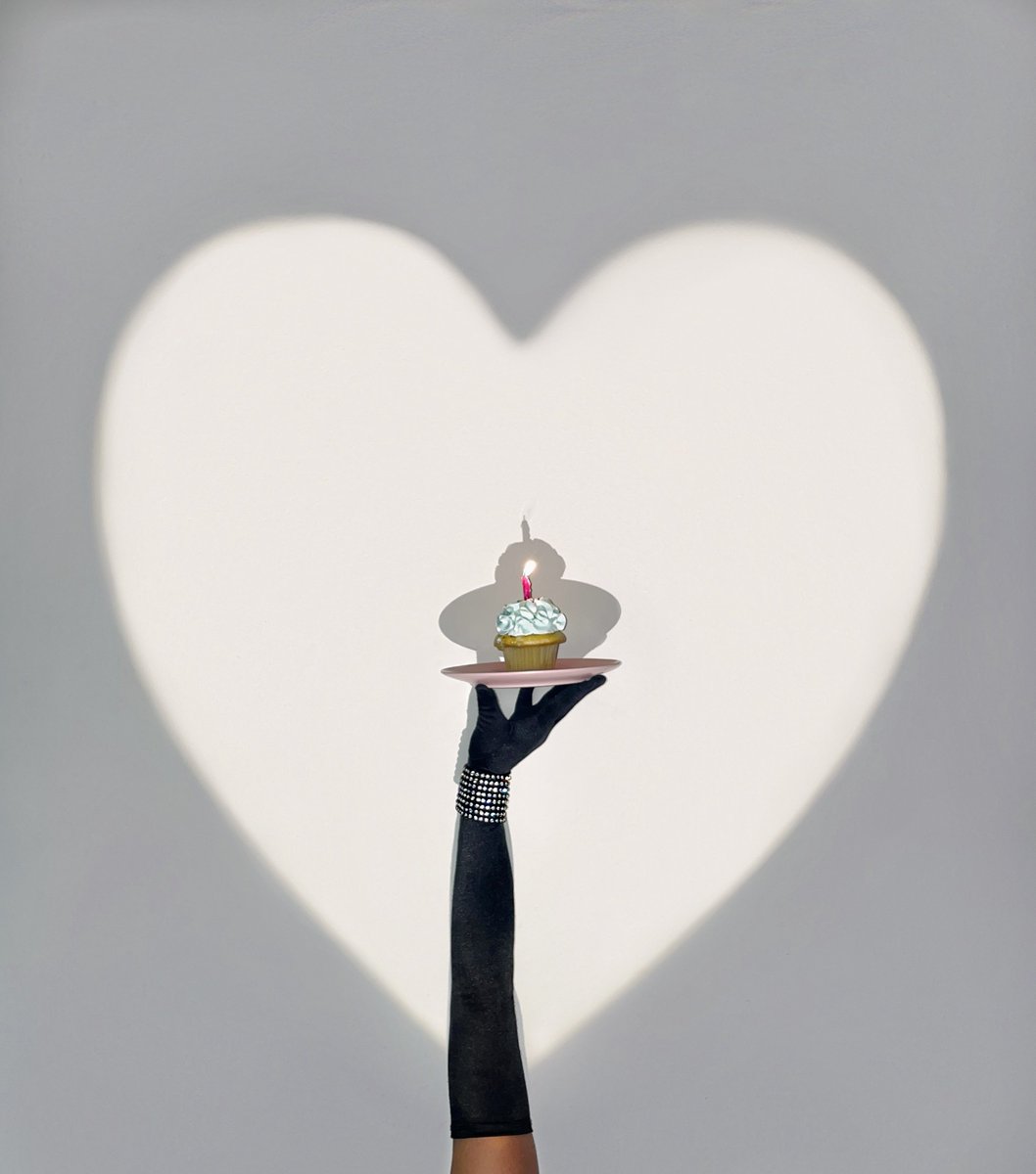 d.bleu.dazzled ® tweet media