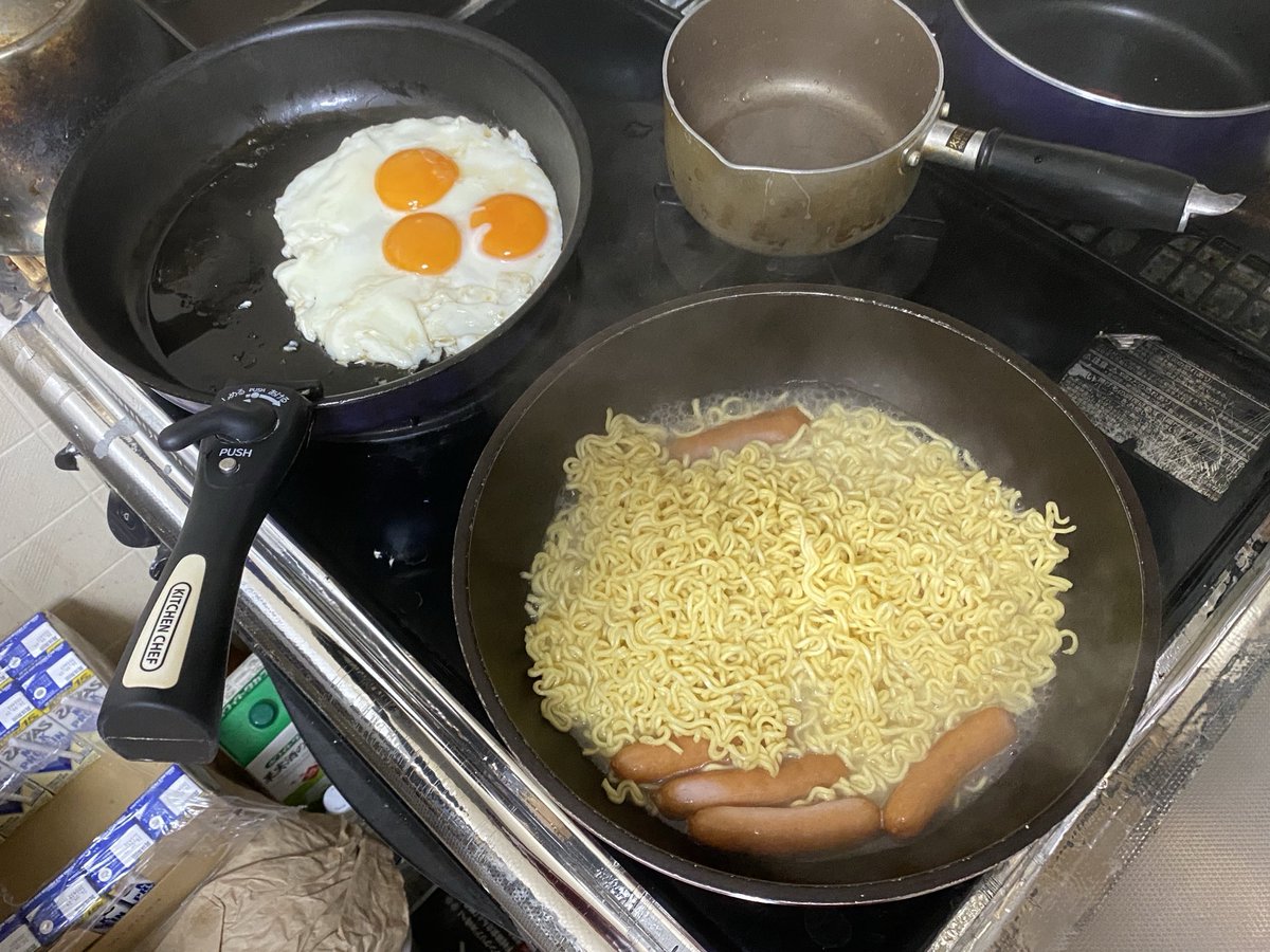 今さらながら昨日の昼食のツイートですが、田中物産 ビッグカツの