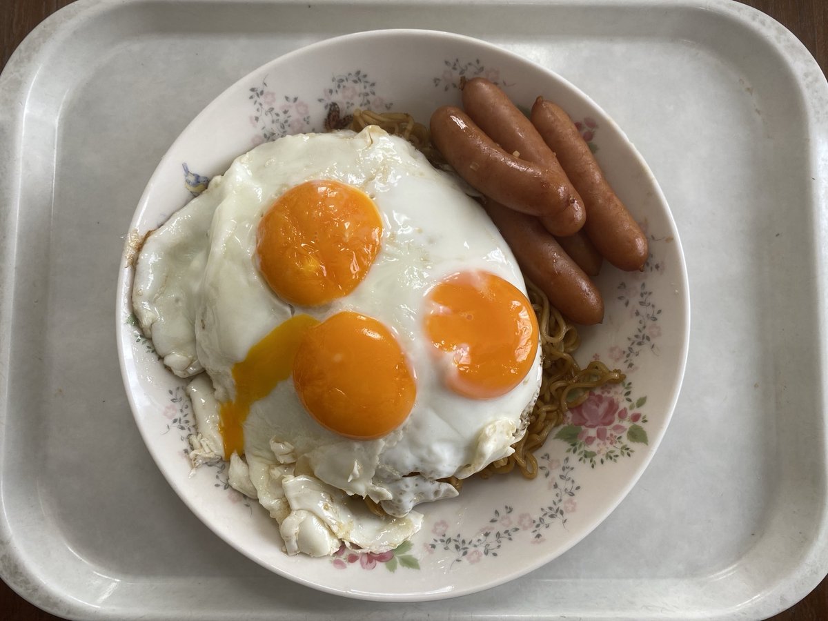 今さらながら昨日の昼食のツイートですが、田中物産 ビッグカツの