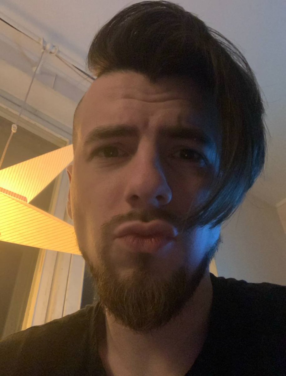 денис (на работе завис) tweet media