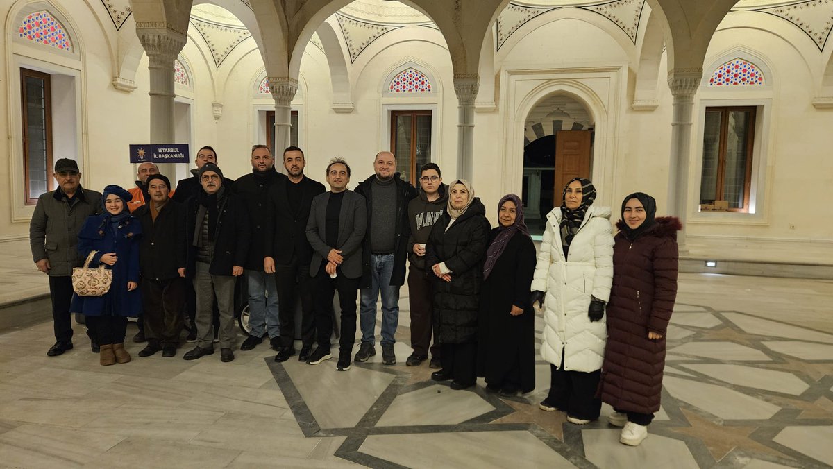 Ramazan’ın dördüncü akşamında Florya Camii’nde (Fly-In) teşkilat mensuplarımızla birlikte teravih namazında omuz omuza saf tuttuk.

Namazın ardından kıymetli cemaatimizle bir araya gelerek sohbet ettik, sahlep ikramıyla Ramazan’ın bereketini paylaştık. Aynı duaya “âmin” demenin,