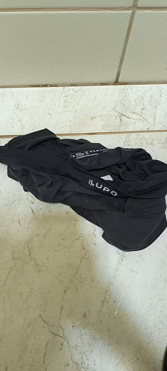 Nomade011933's tweet photo. Fim do dia, na hora do banho, vc cheira sua cueca e fica com tesão?! https://t.co/vWR5hYqKN3