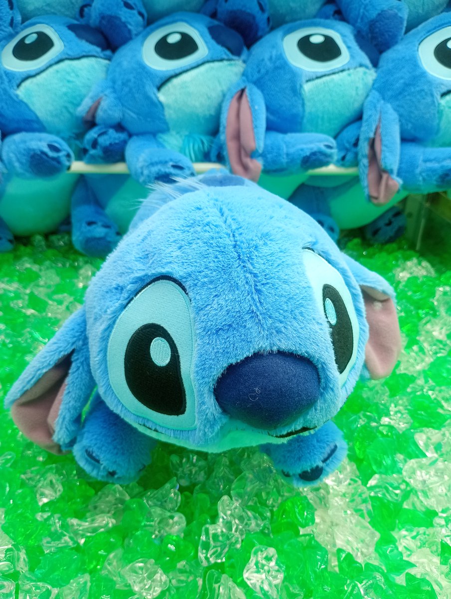 新景品情報】 #ディズニー #スティッチ 寝そべり なでなでしてね 超BIG