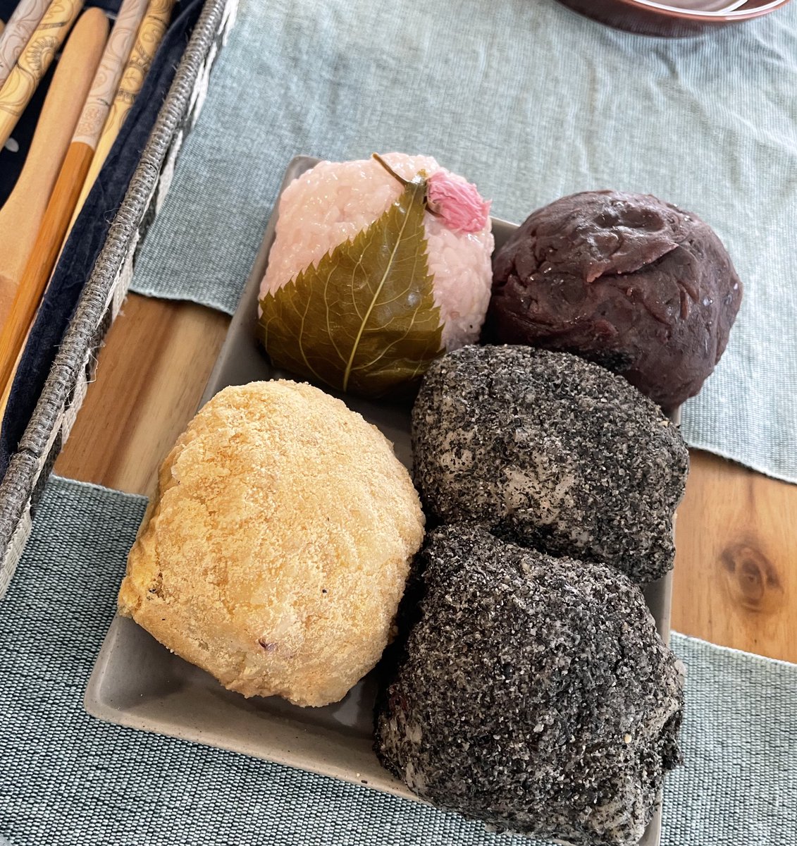 おはようございます。おはぎがでかい。