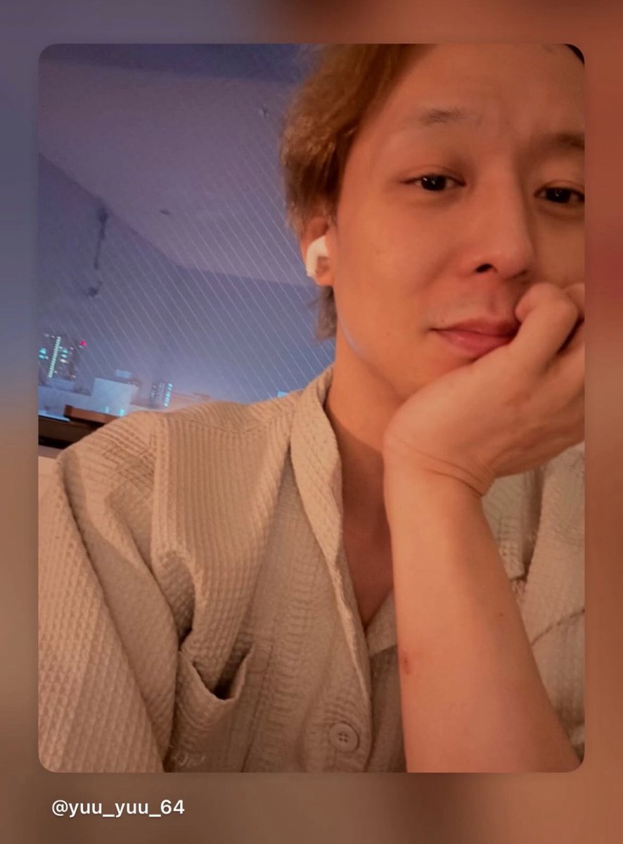 うちわ
ペンライト
スマホ📱
財布👛
これだけあればあとは？

楽しむのみ！

楽しむ準備オッケー👌🙆

まずは
渋谷のスクリーンに向かいますw
#ユチョン
#ありがとう音楽FES2026
ユチョンインスタより
↓