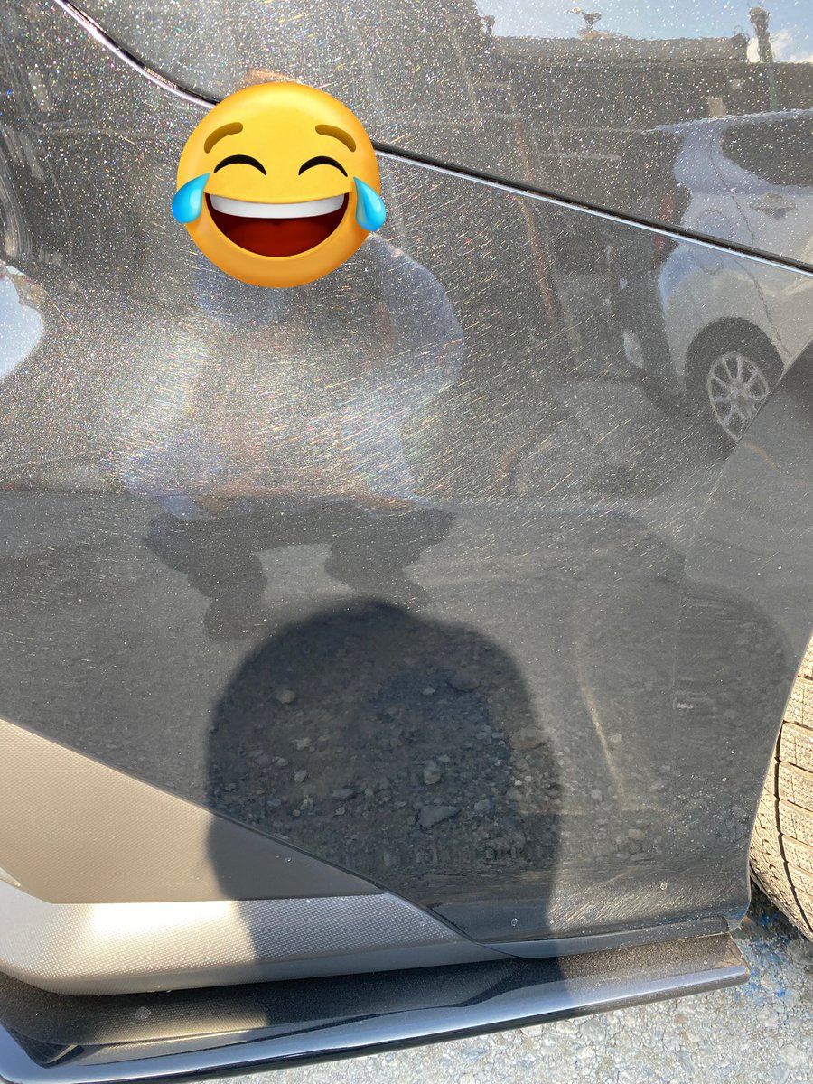 blackterurin's tweet photo. めっちゃ車汚いとめっちゃ疲れたが重なって洗車機解禁した結果、これよ💩

萎えまくり。 https://t.co/G8OWRvJQ1R