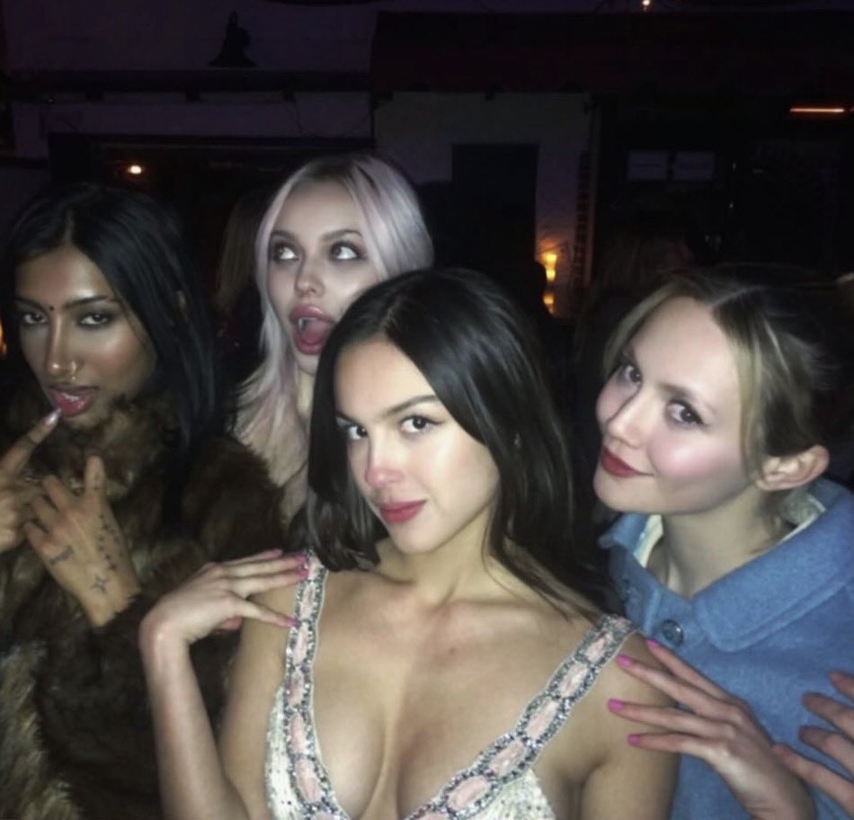 adelas feed tweet media