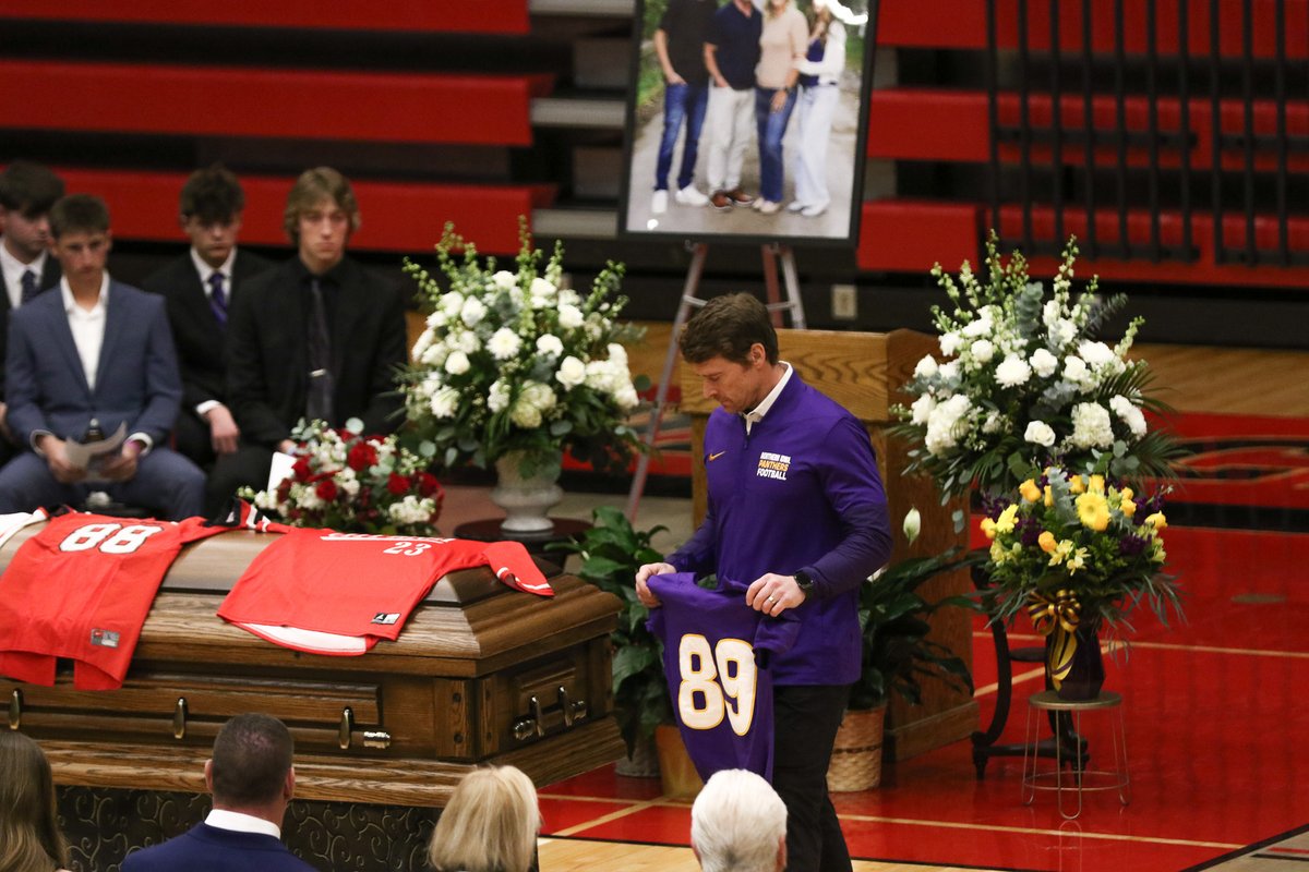 Rob Howe tweet media