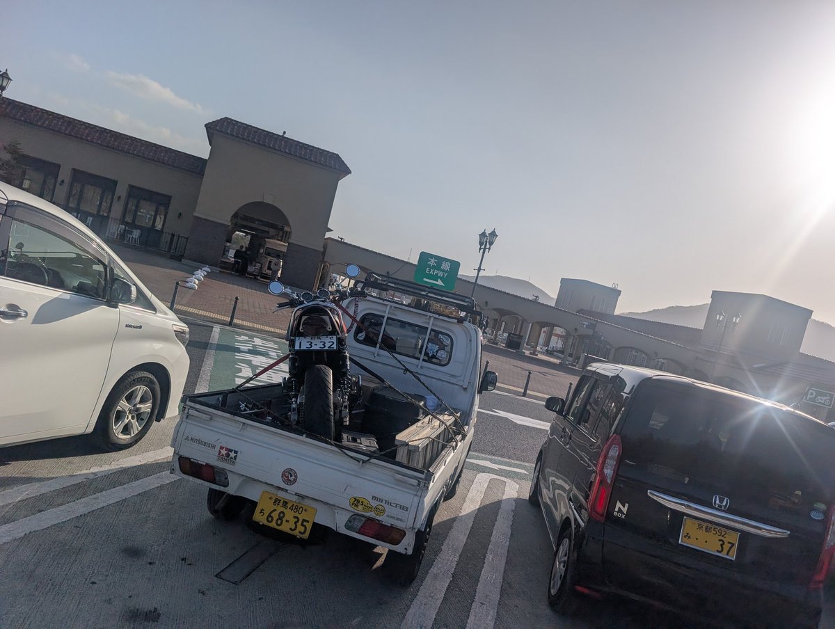 denshakun46's tweet photo. おはようございます🙇
赤福を狙うがために、現在地宝塚サービスエリアです!　行きはゼファーでおじさんホイホイ3人でしたので、帰りは何人ホイホイできるかな（笑） https://t.co/ntet6YtZrS