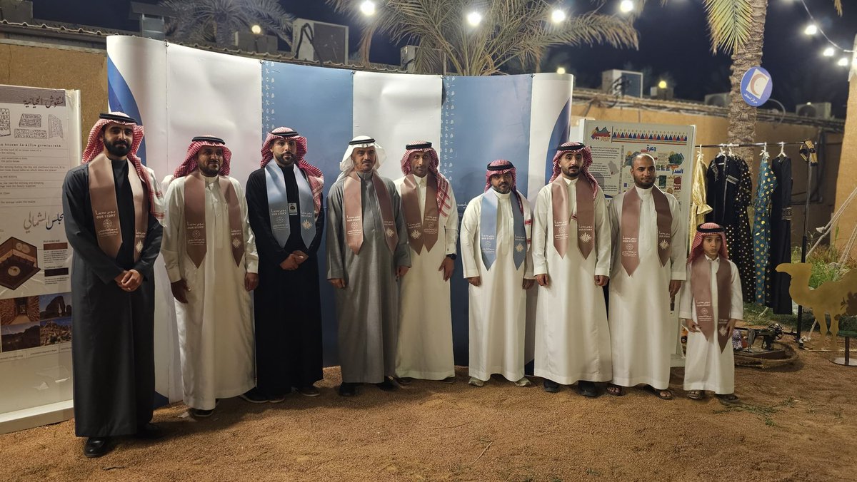 كليات عنيزة tweet media