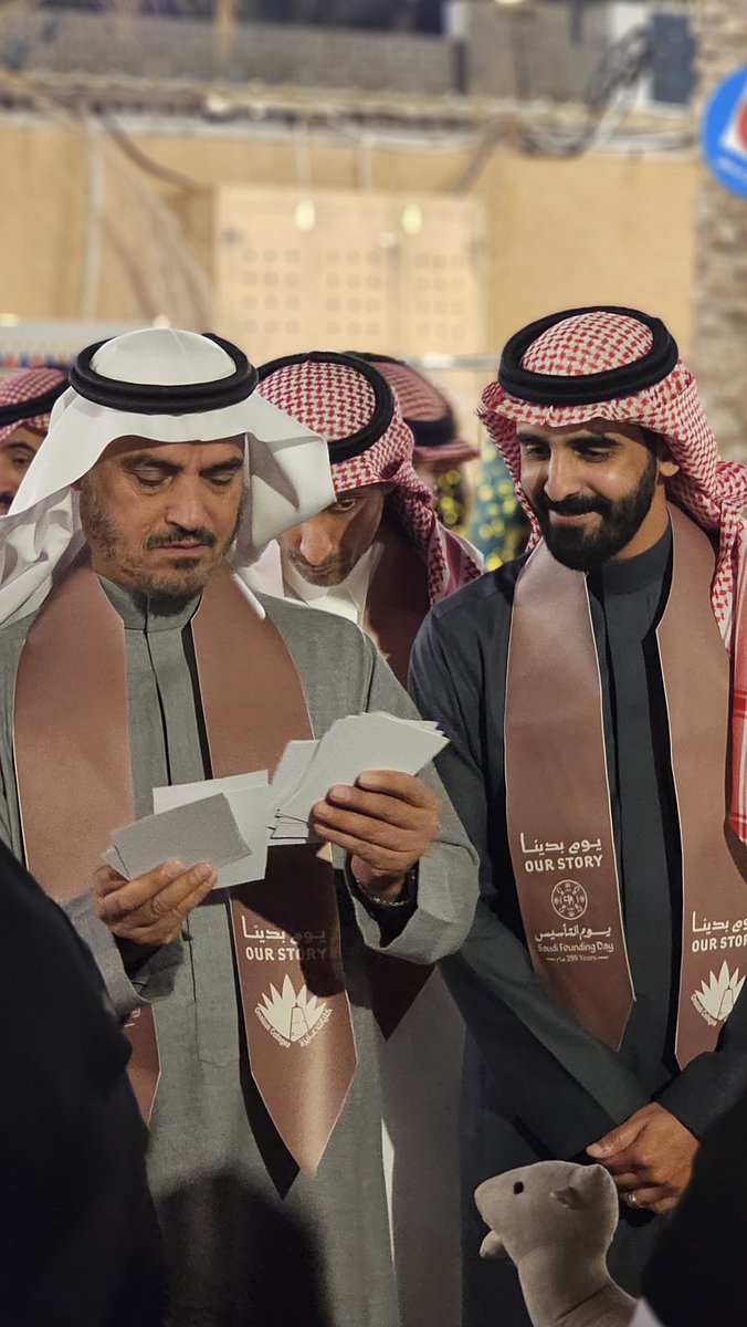 كليات عنيزة tweet media