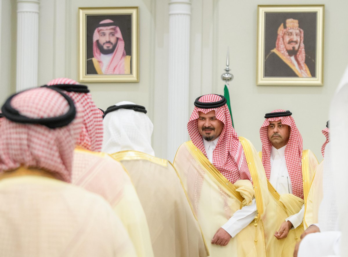 صور من استقبال سمو أمير منطقة #المدينة_المنورة للمسؤولين والمواطنين.