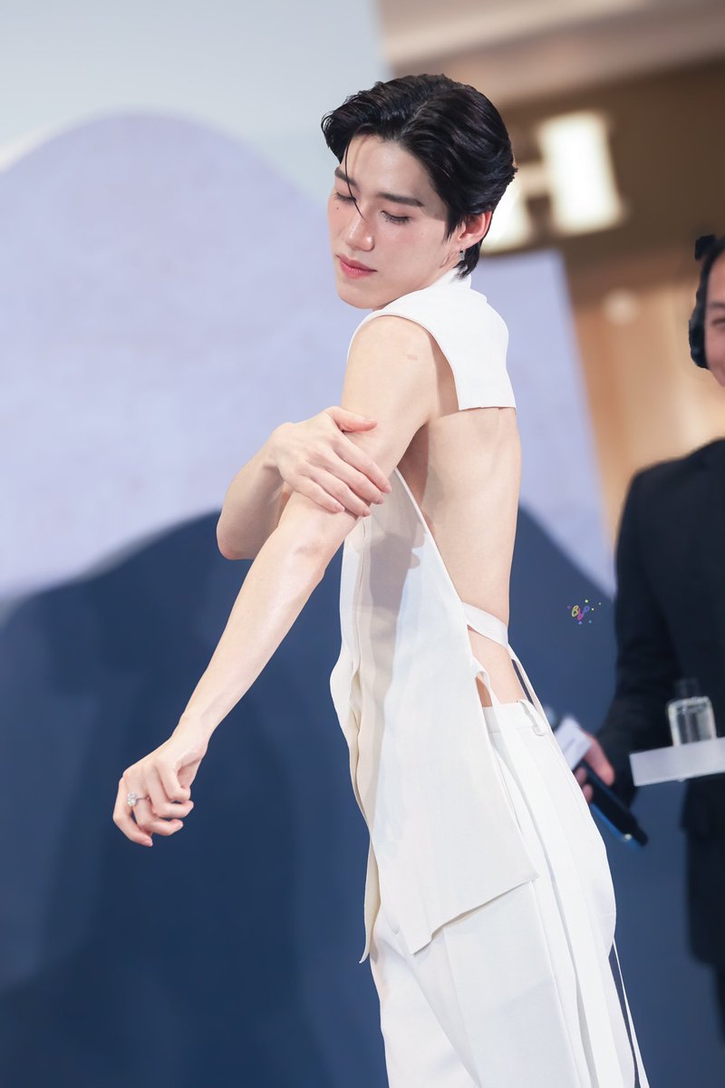 hourly pp tweet media